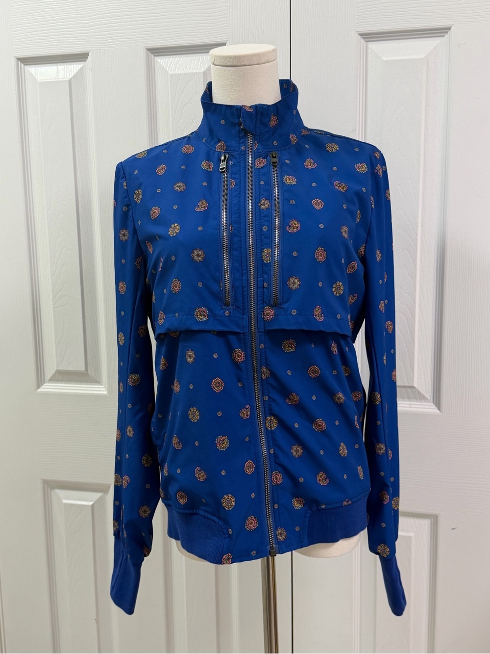 Without Walls Blue Paisley Print Zip Front Jacket S/P Petite